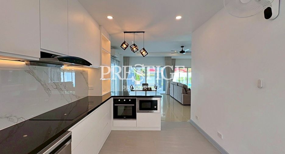 For sale 4 bedrooms house in Huay Yai, Pattaya