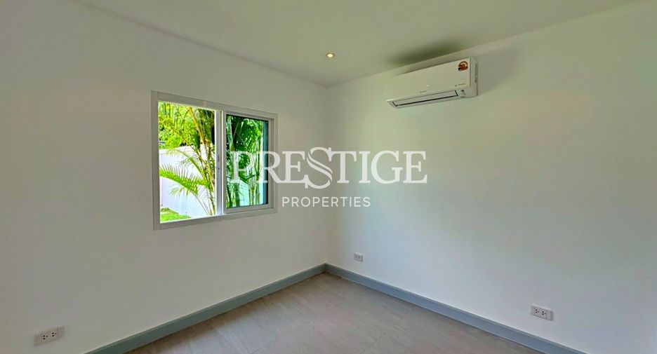 For sale 4 bedrooms house in Huay Yai, Pattaya