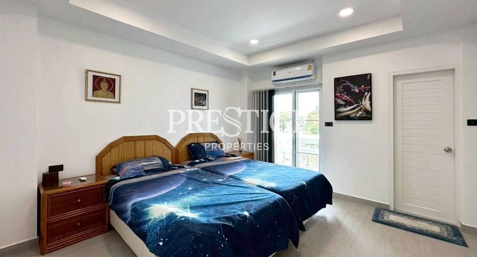 For sale 3 bedrooms condo in Pratumnak, Pattaya