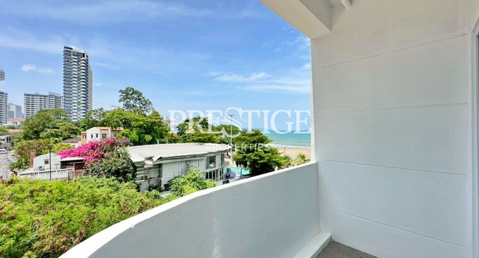 For sale 3 bedrooms condo in Pratumnak, Pattaya