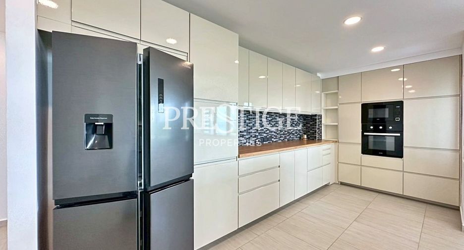 For sale 3 bedrooms condo in Pratumnak, Pattaya