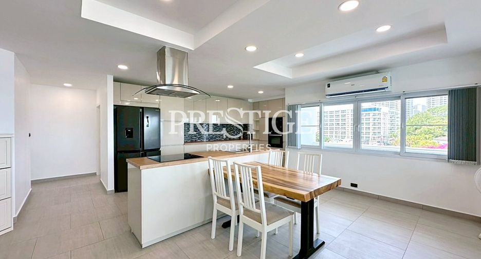 For sale 3 bedrooms condo in Pratumnak, Pattaya