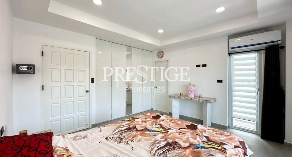 For sale 3 bedrooms condo in Pratumnak, Pattaya