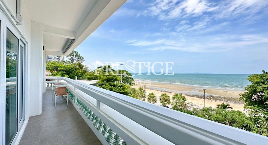 For sale 3 bedrooms condo in Pratumnak, Pattaya