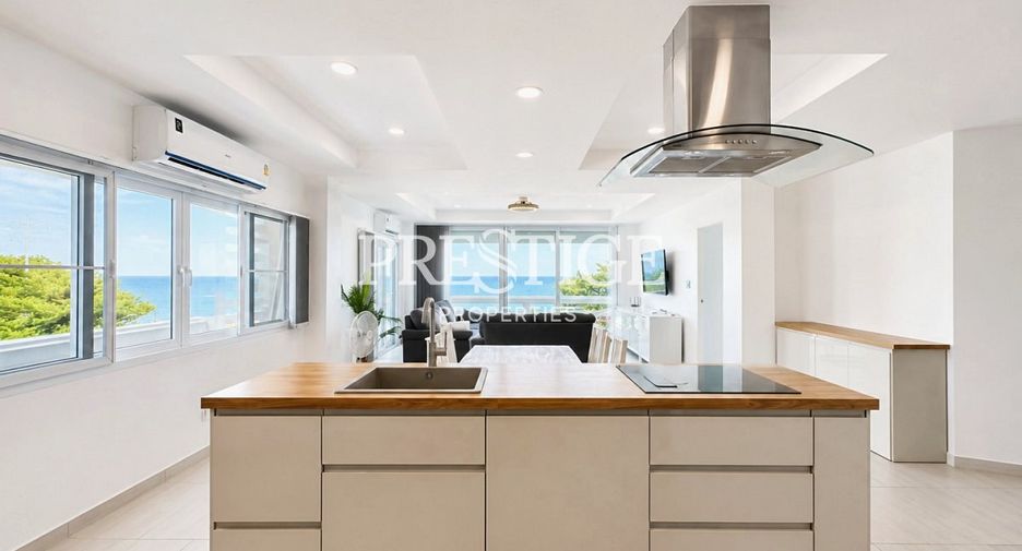 For sale 3 bedrooms condo in Pratumnak, Pattaya