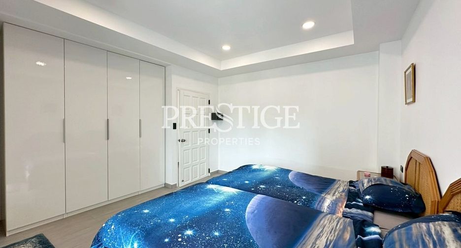 For sale 3 bedrooms condo in Pratumnak, Pattaya