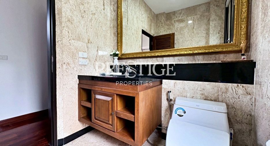 For sale 4 bedrooms house in Sattahip, Chonburi