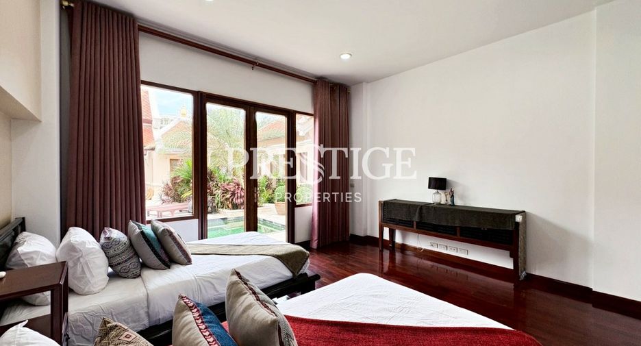 For sale 4 bedrooms house in Sattahip, Chonburi