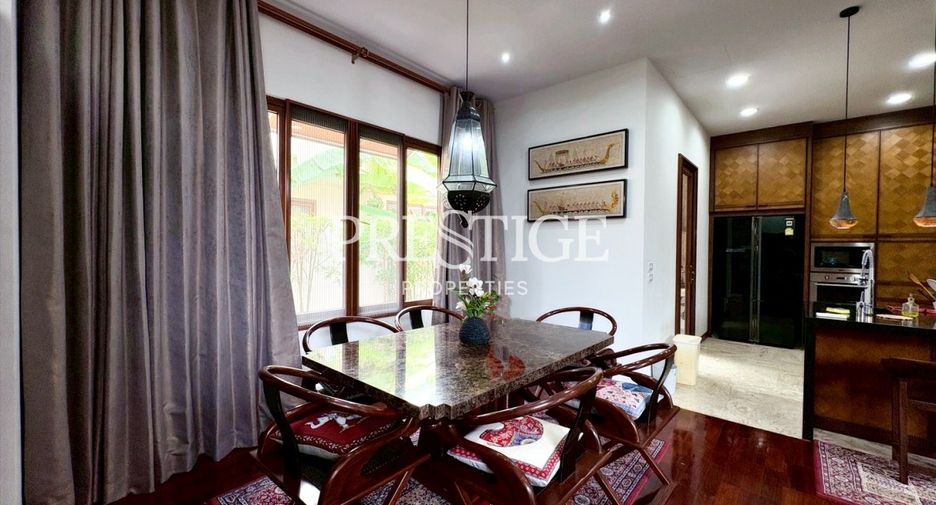 For sale 4 bedrooms house in Sattahip, Chonburi
