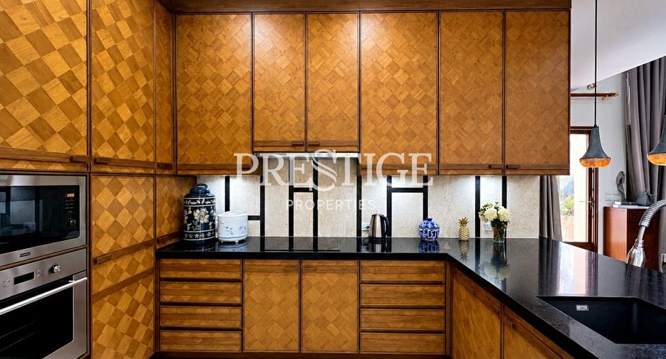 For sale 4 bedrooms house in Sattahip, Chonburi
