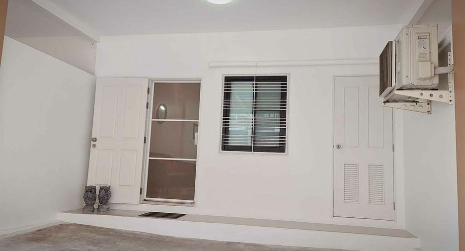For rent 3 bedrooms house in Suan Luang, Bangkok