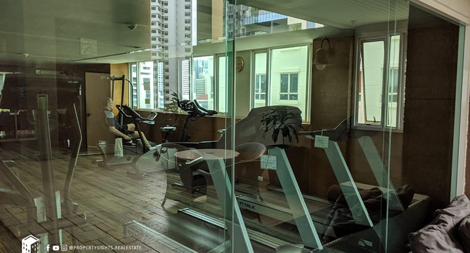 For rent 2 bedrooms condo in Watthana, Bangkok