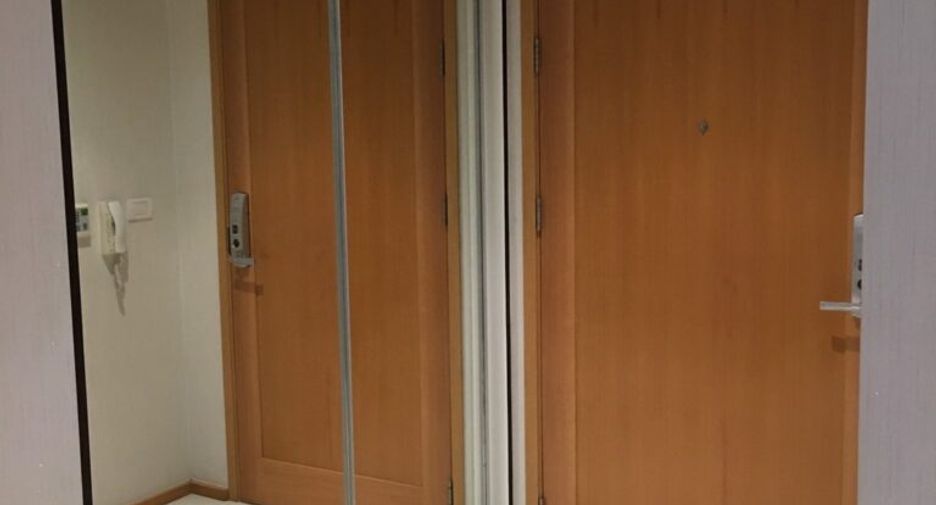 For sale 2 bedrooms condo in Khlong Toei, Bangkok