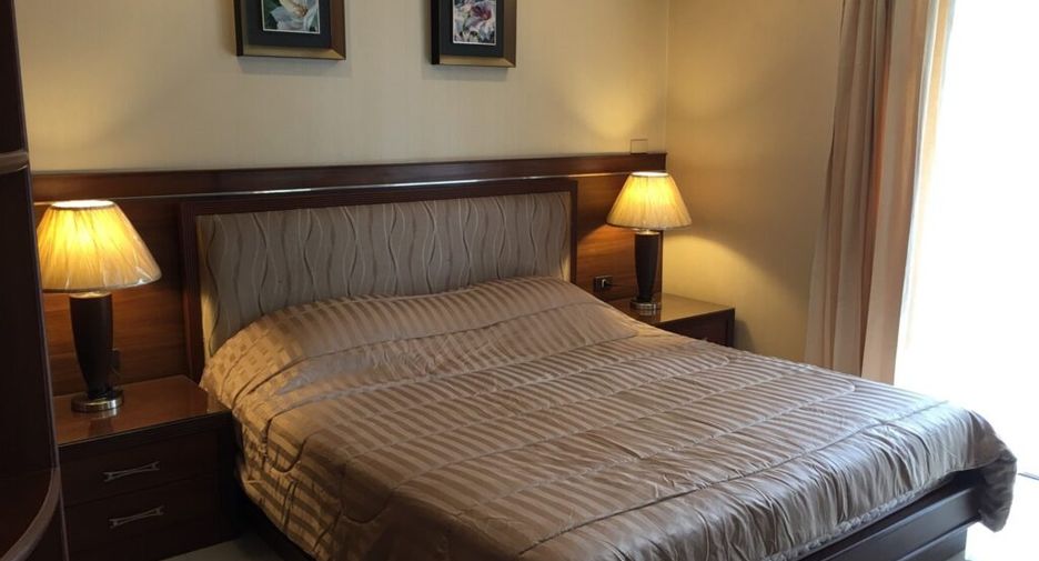 For sale 2 bedrooms condo in Khlong Toei, Bangkok
