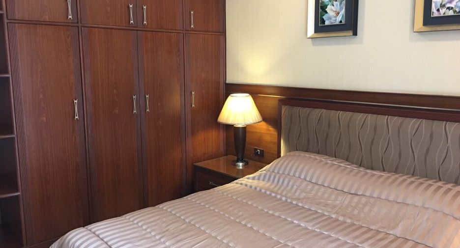 For sale 2 bedrooms condo in Khlong Toei, Bangkok