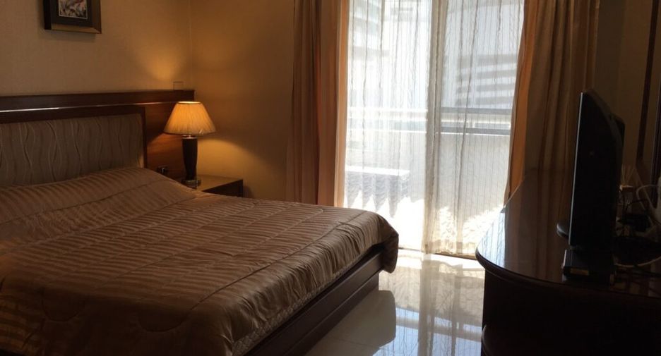 For sale 2 bedrooms condo in Khlong Toei, Bangkok