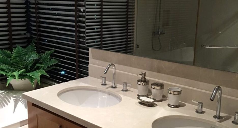 For sale 2 bedrooms condo in Khlong Toei, Bangkok