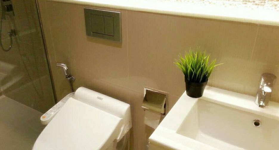 Condo en alquiler de 1 habitaciones en Watthana, Bangkok