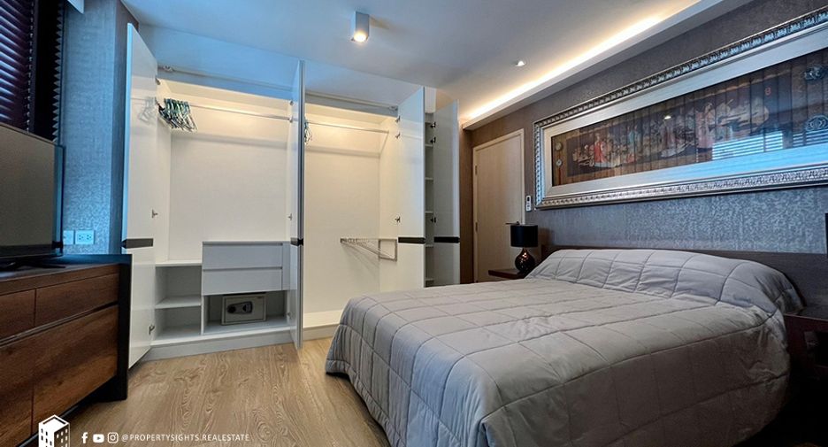 For rent 2 bedrooms condo in Watthana, Bangkok