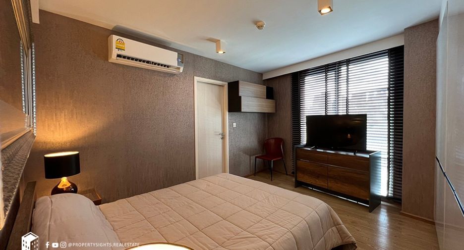 For rent 2 bedrooms condo in Watthana, Bangkok