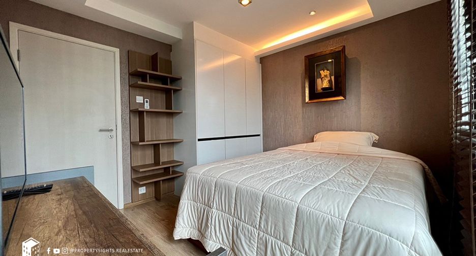 For rent 2 bedrooms condo in Watthana, Bangkok