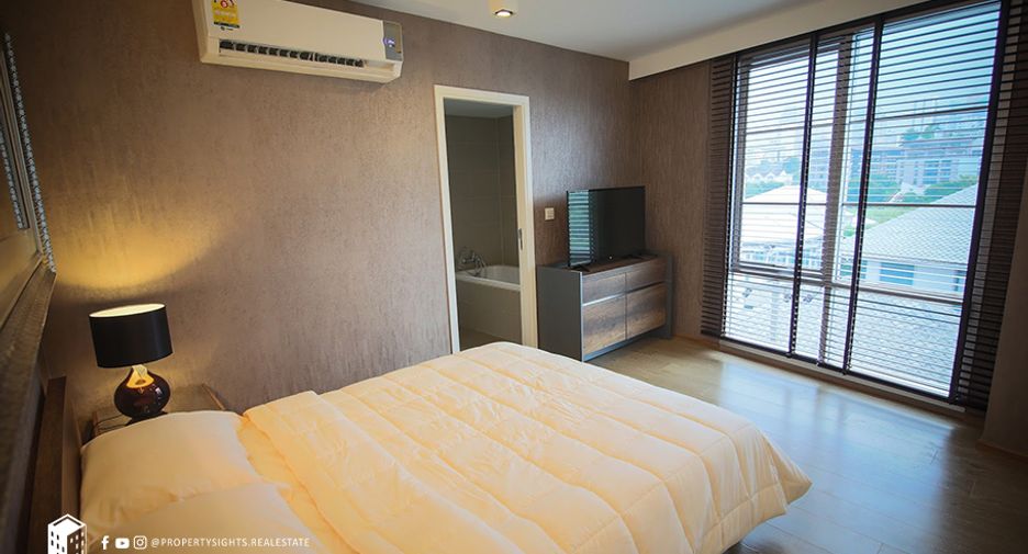 For rent 2 bedrooms condo in Watthana, Bangkok