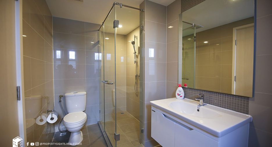 For rent 2 bedrooms condo in Watthana, Bangkok