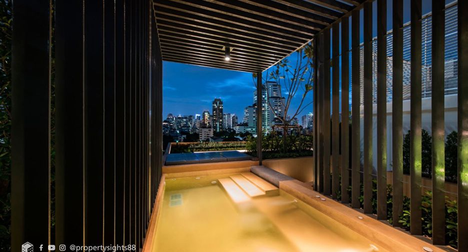 À louer 2 chambres condo à Watthana, Bangkok
