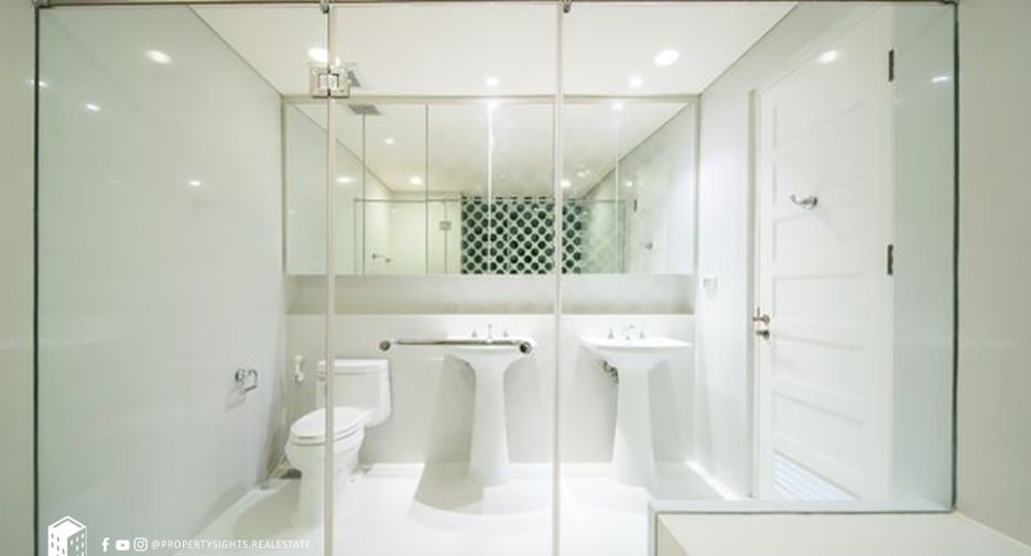 For rent 3 ベッドルーム condo in Khlong Toei, Bangkok