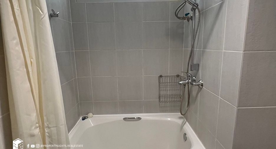 For rent 1 bed condo in Khlong Toei, Bangkok