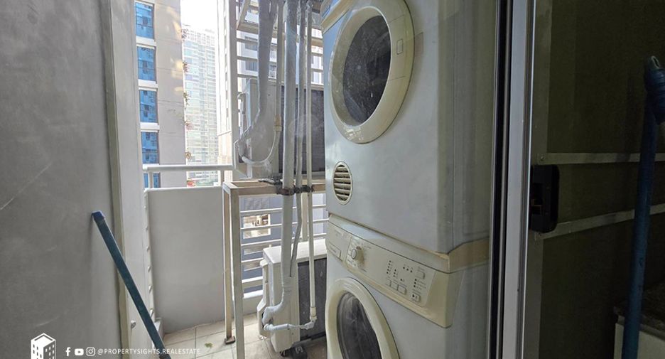 For rent 2 bedrooms condo in Khlong Toei, Bangkok