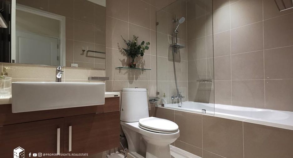 For sale 1 bed condo in Khlong Toei, Bangkok