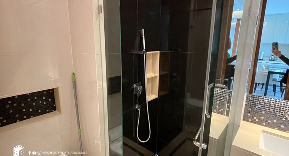 For rent 2 bedrooms condo in Khlong Toei, Bangkok