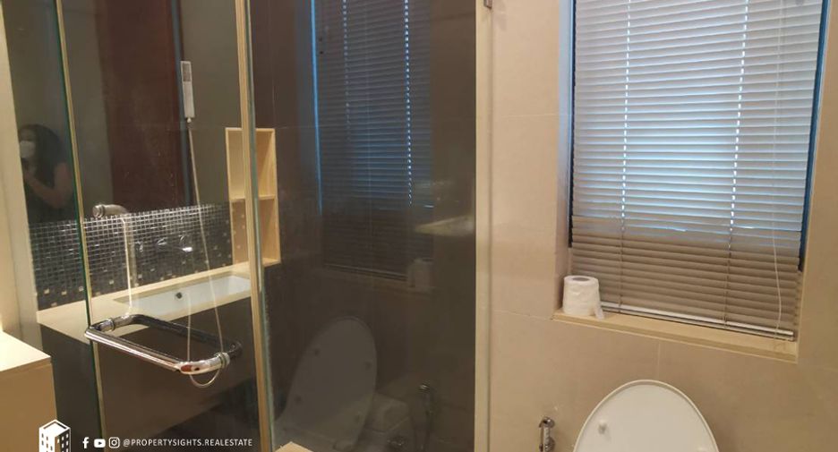 For rent 2 bedrooms condo in Khlong Toei, Bangkok