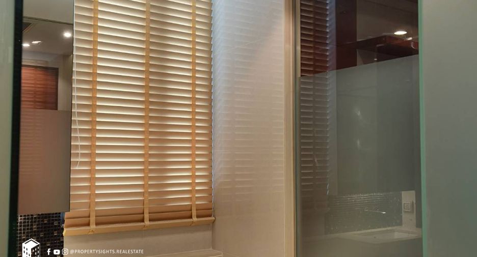 For rent 2 bedrooms condo in Khlong Toei, Bangkok