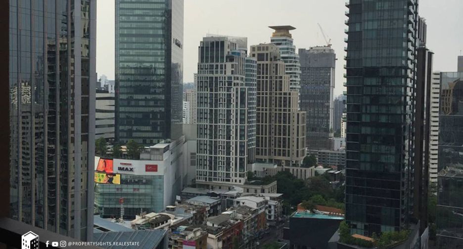 For rent 2 bedrooms condo in Khlong Toei, Bangkok