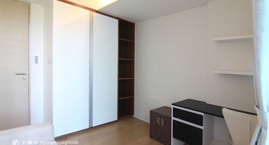 For rent 2 bedrooms condo in Watthana, Bangkok