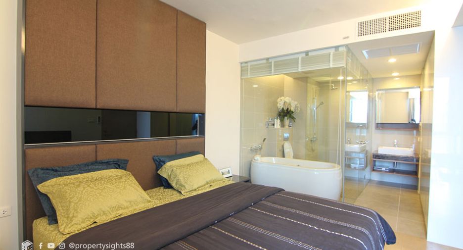 For rent 2 bedrooms condo in Watthana, Bangkok