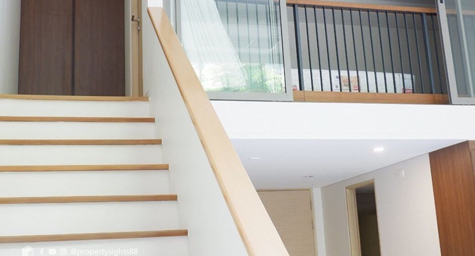 For rent 2 bedrooms condo in Watthana, Bangkok
