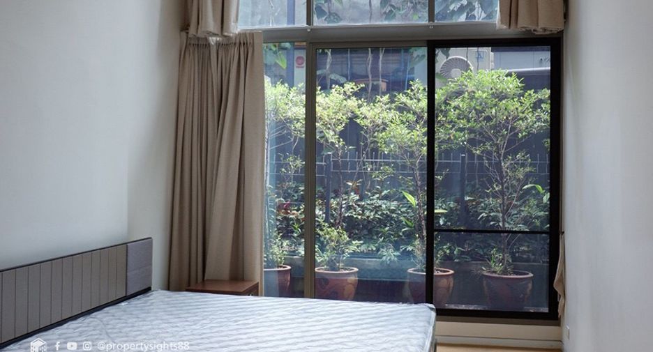For rent 2 bedrooms condo in Watthana, Bangkok