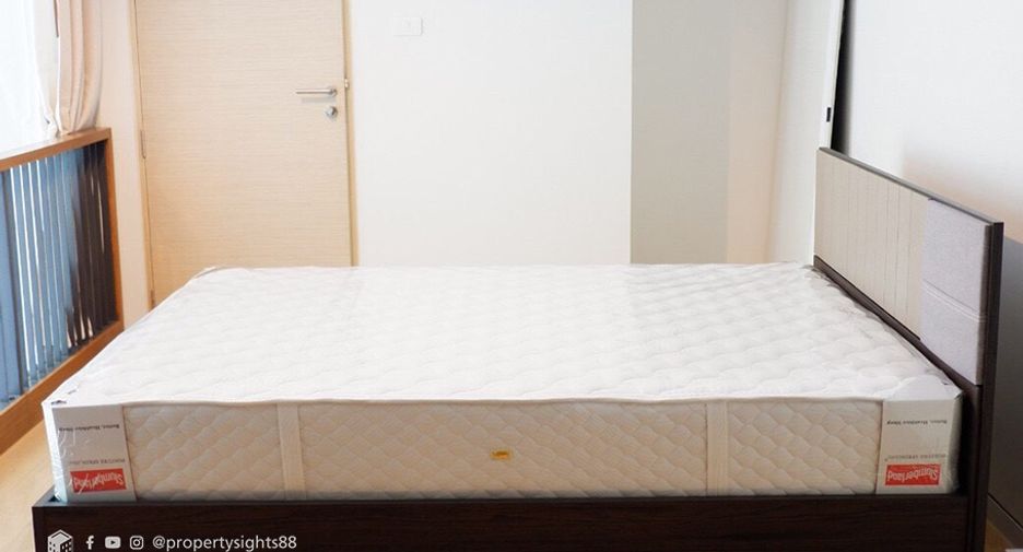 For rent 2 bedrooms condo in Watthana, Bangkok