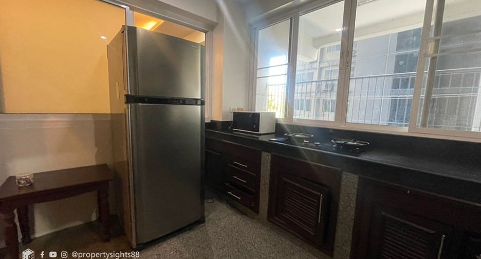 Wohnung zur Miete mit 3 Zimmer in Khlong Toei, Bangkok