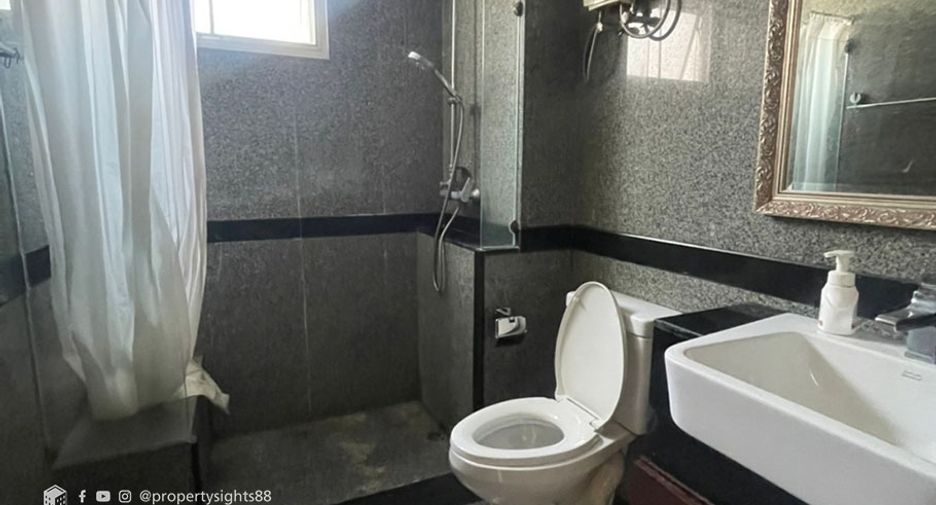Wohnung zur Miete mit 3 Zimmer in Khlong Toei, Bangkok