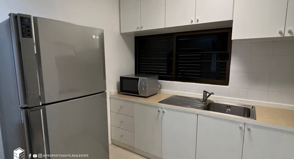 For rent 2 bedrooms condo in Khlong Toei, Bangkok