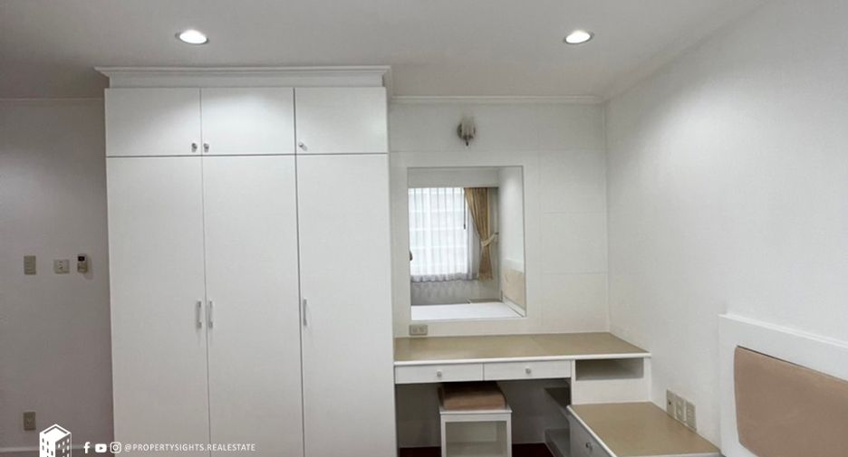 For rent 2 bedrooms condo in Khlong Toei, Bangkok