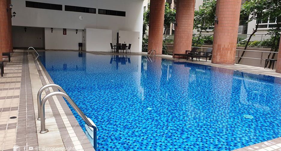 For rent 3 bedrooms condo in Khlong Toei, Bangkok