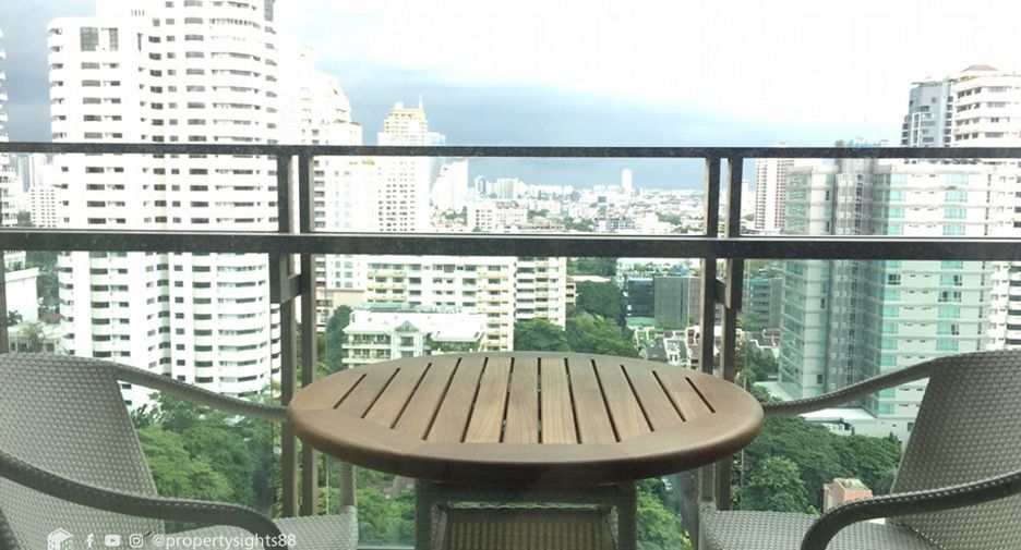 Wohnung zur Miete mit 3 Zimmer in Khlong Toei, Bangkok