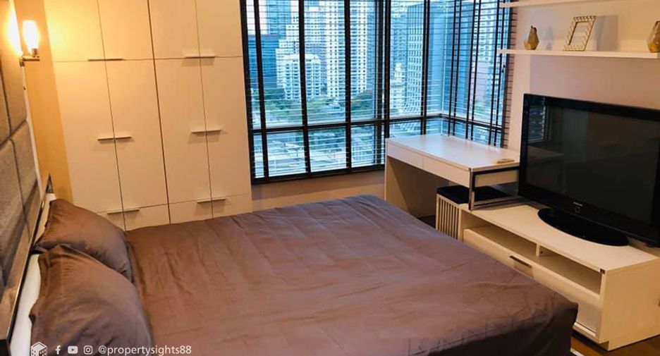 For rent 3 bedrooms condo in Khlong Toei, Bangkok