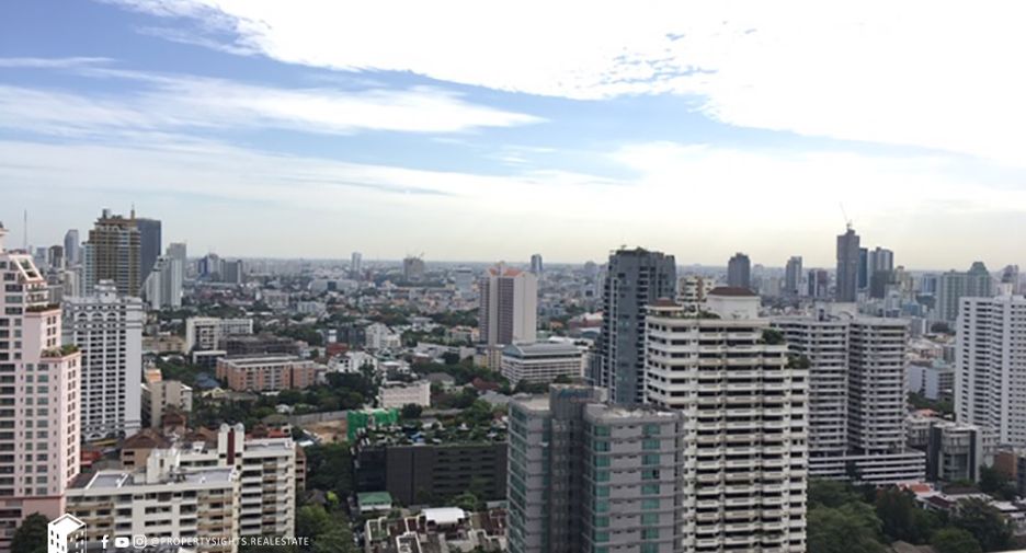 For rent 3 bedrooms condo in Khlong Toei, Bangkok