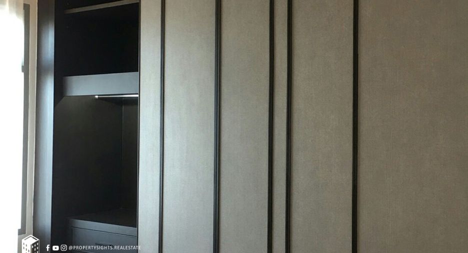 For rent 3 bedrooms condo in Khlong Toei, Bangkok